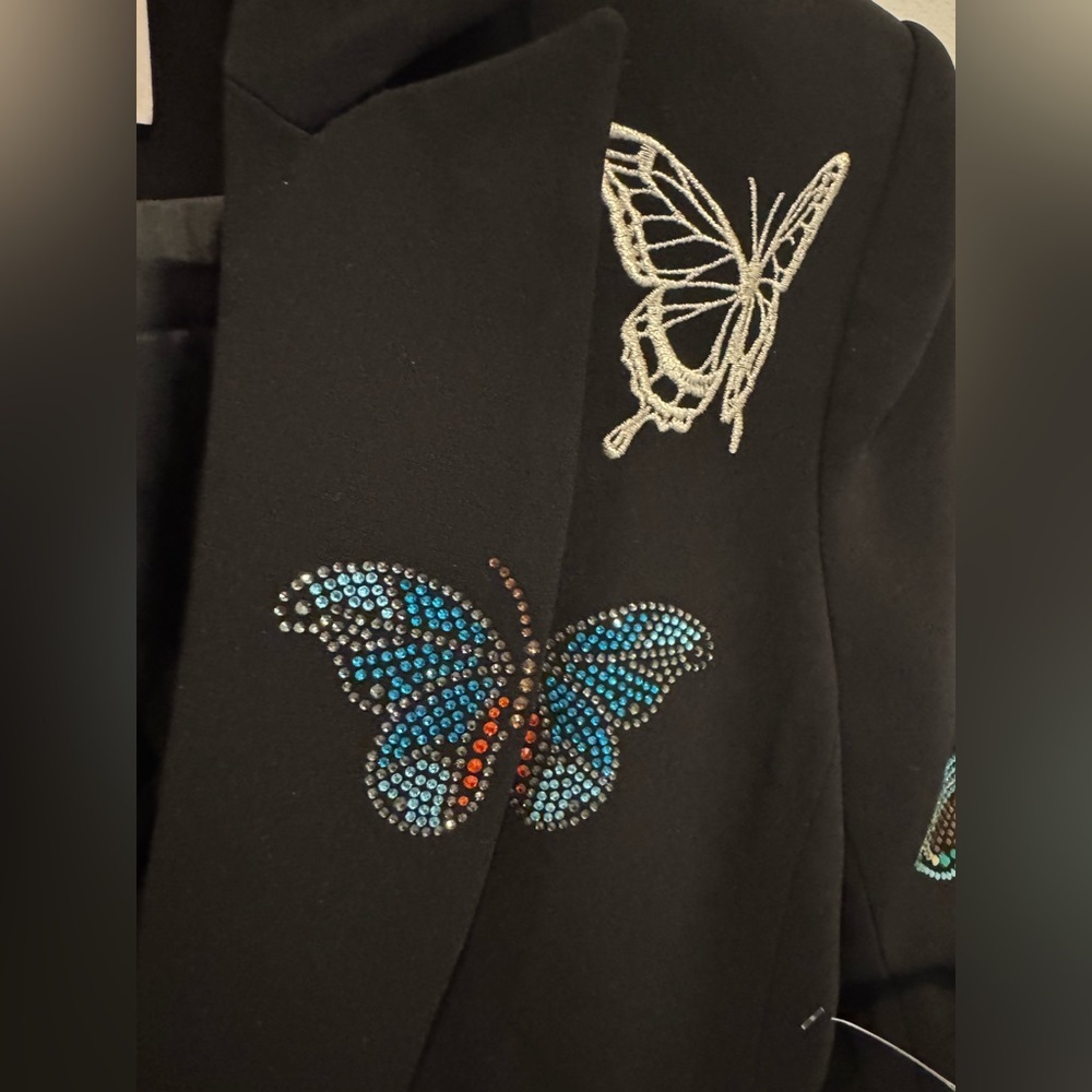 Cinq à Sept butterfly, love letter, scrunched cayenne, blazer, Elegant Black - Picture 13 of 16